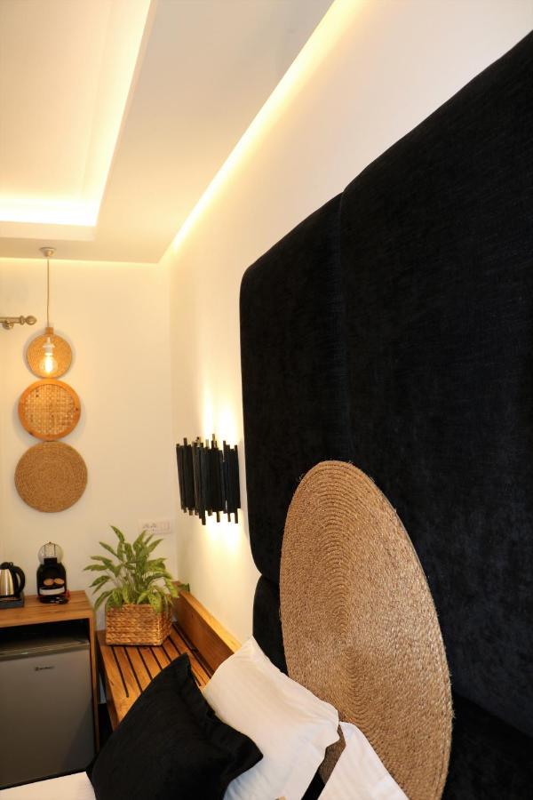 Angelica'S Deluxe Rooms In Adamas Exterior foto